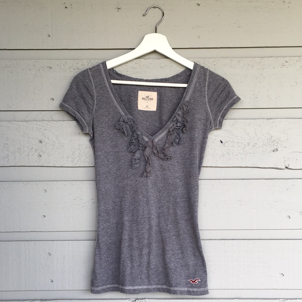 VINTAGE HOLLISTER  HEATHER GRAY TEE W/ACCENT DESIGN